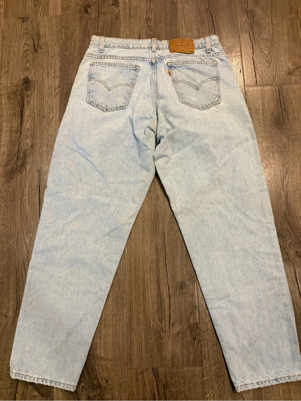 Vintage Levis 550 Relaxed Fit Tapered Leg Jeans Mens 36x30 Light Wash Blue 90s